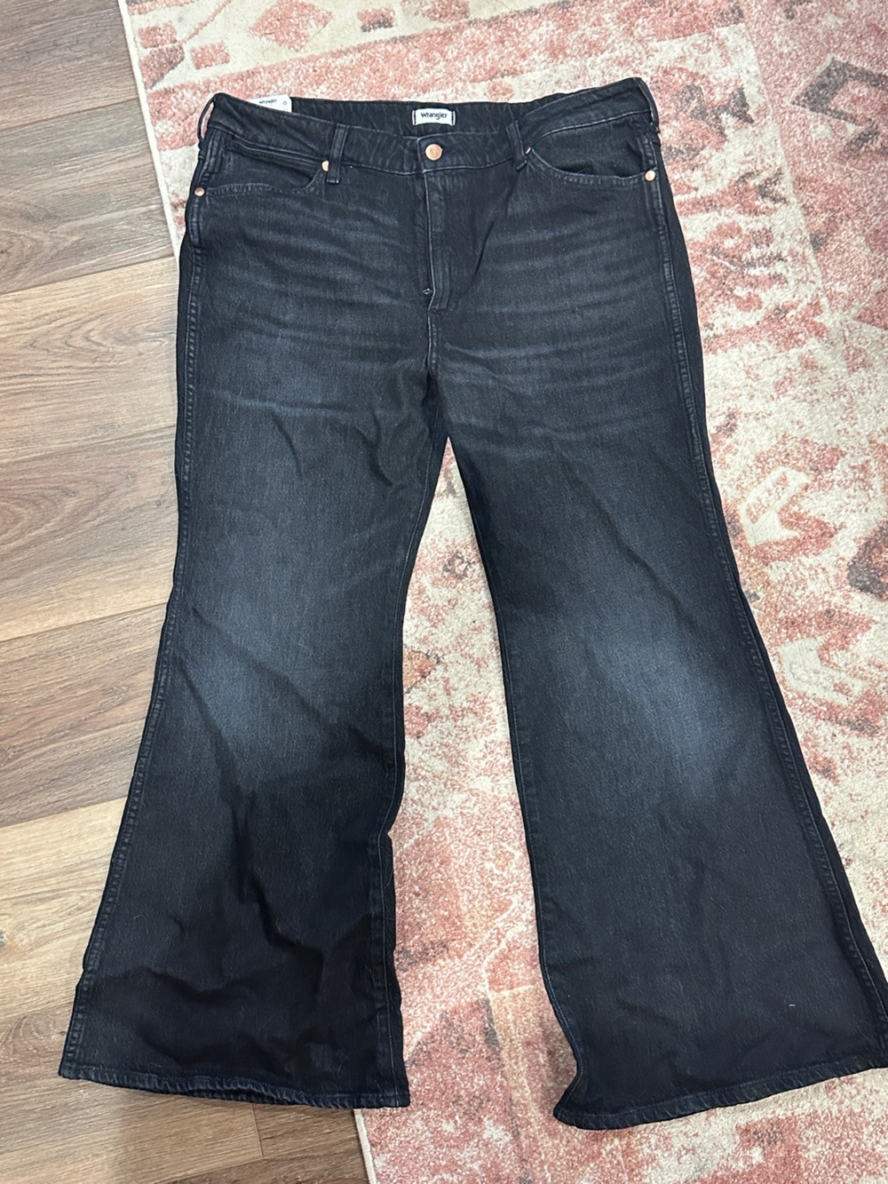 Wrangler Black Straight-Leg Women’s Jeans